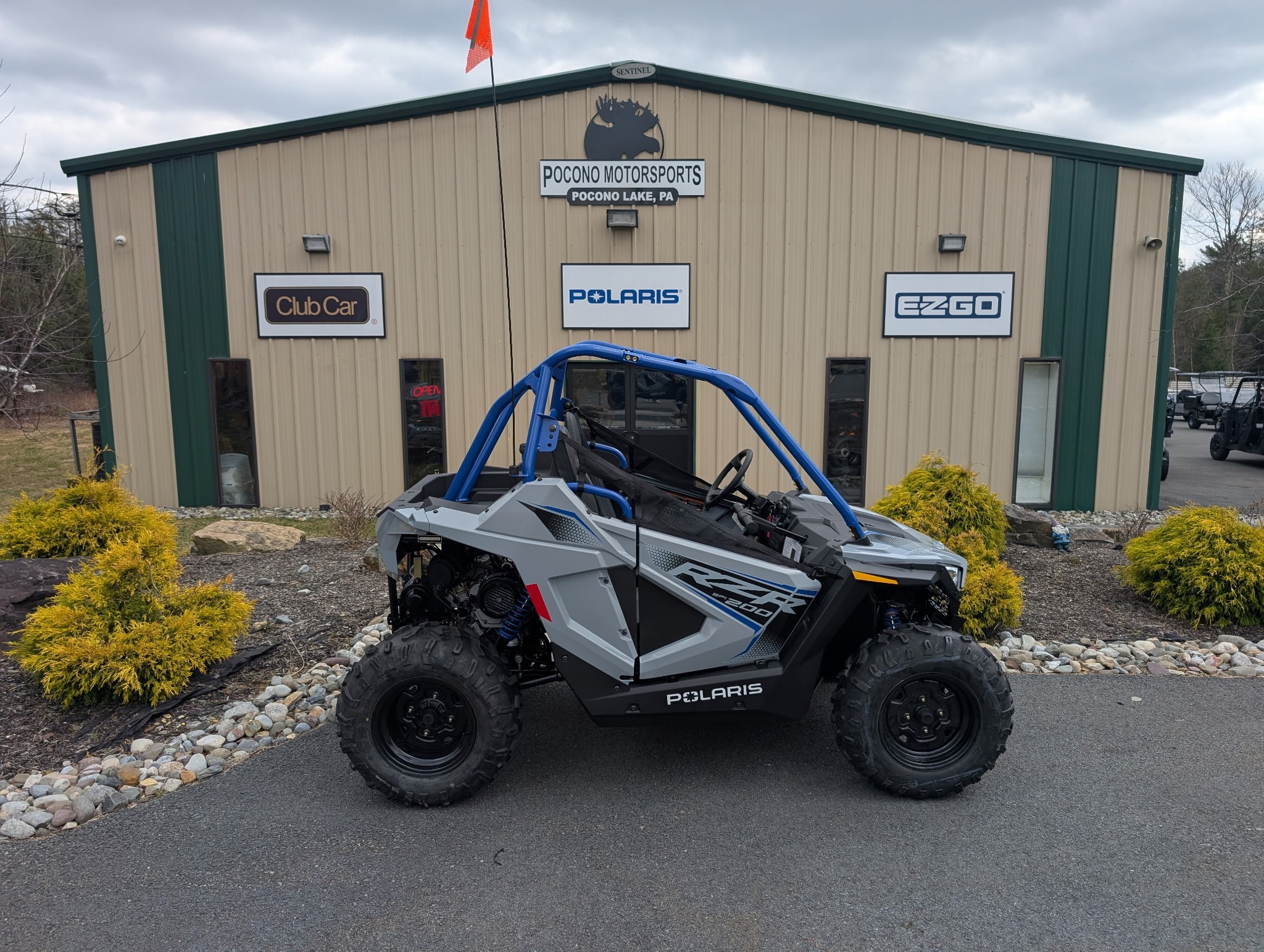 2026 Polaris RZR 200 EFI 3