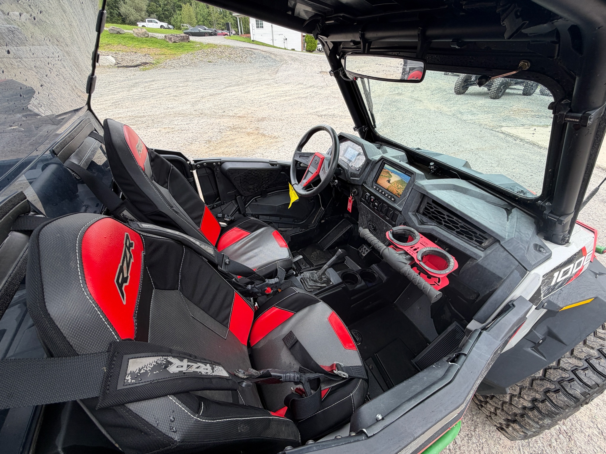 2022 Polaris RZR photo 2