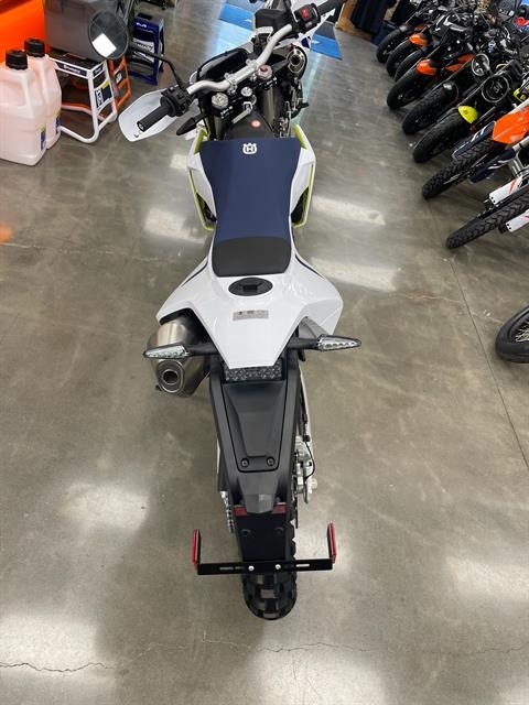 2027 Husqvarna 701 Enduro 4