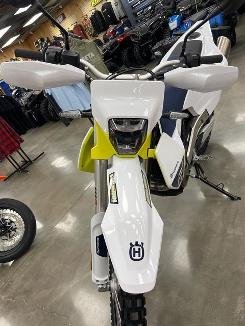 2027 Husqvarna 701 Enduro 5