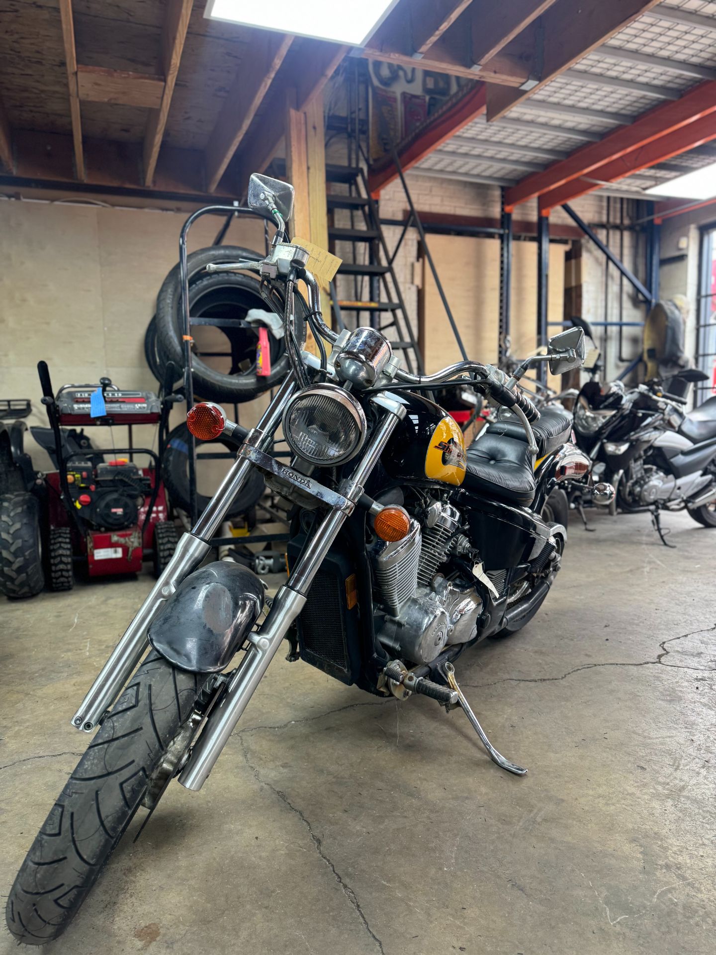 1997 HONDA VT600CD in Forest View, Illinois - Photo 1