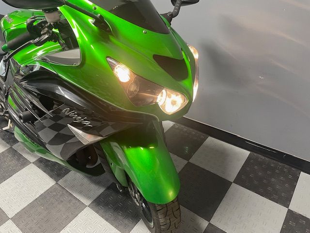 アイドル green Used 2015 Kawasaki Ninja® ZX™-6R 30th Anniversary Lime Green