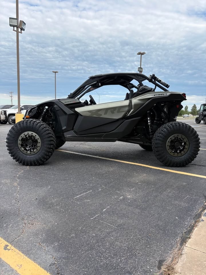 2026 Can-Am™ Maverick X3 X RC TURBO RR 72 2