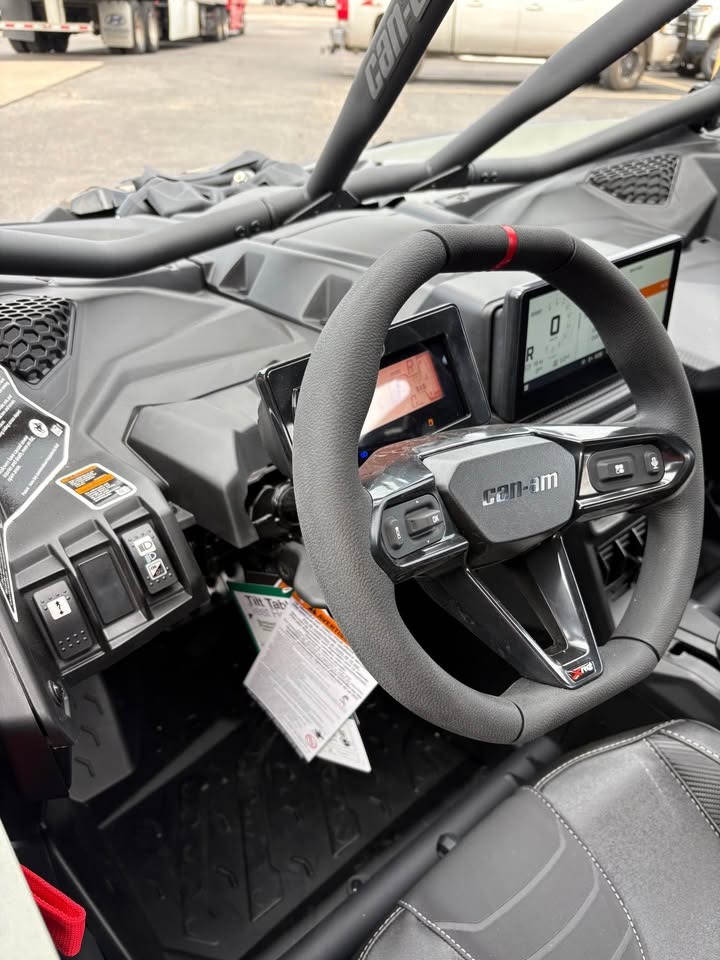 2026 Can-Am™ Maverick X3 X RC TURBO RR 72 10