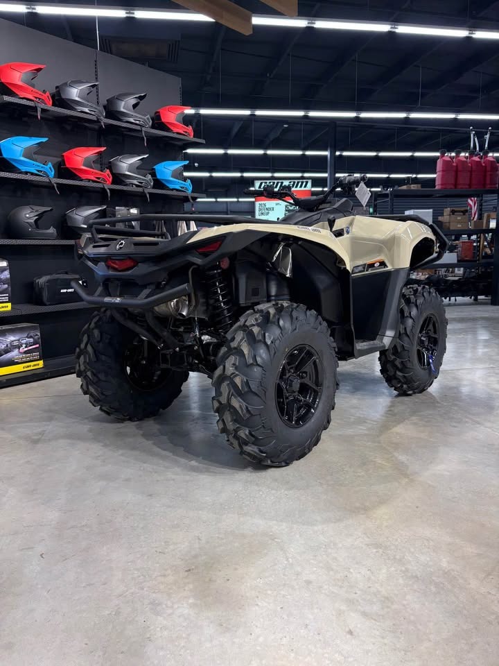 2026 Can-Am™ Outlander PRO XU HD5 3