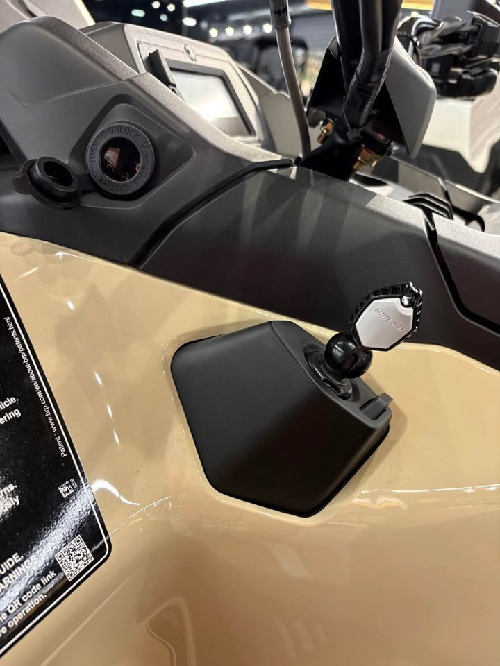 2026 Can-Am™ Outlander PRO XU HD5 6