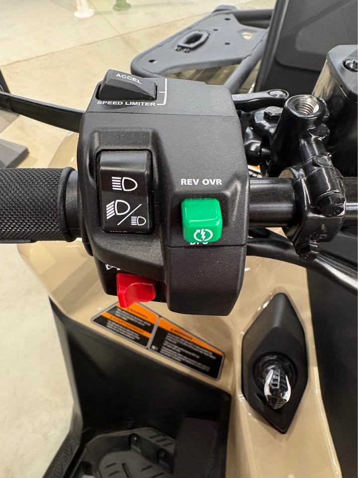 2026 Can-Am™ Outlander PRO XU HD5 8
