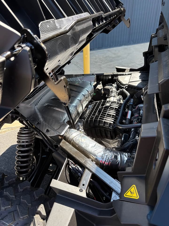 2026 Can-Am™ Defender MAX Limited HD11 3