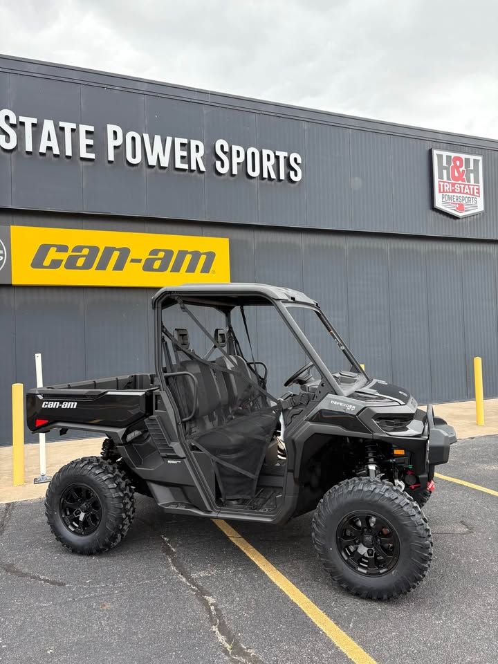 2026 Can-Am™ Defender XT HD11 with 10.25 in. touchscreen displa 2