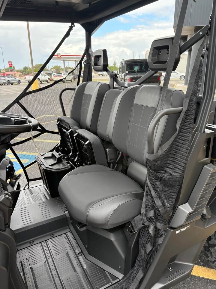 2026 Can-Am™ Defender XT HD11 with 10.25 in. touchscreen displa 5