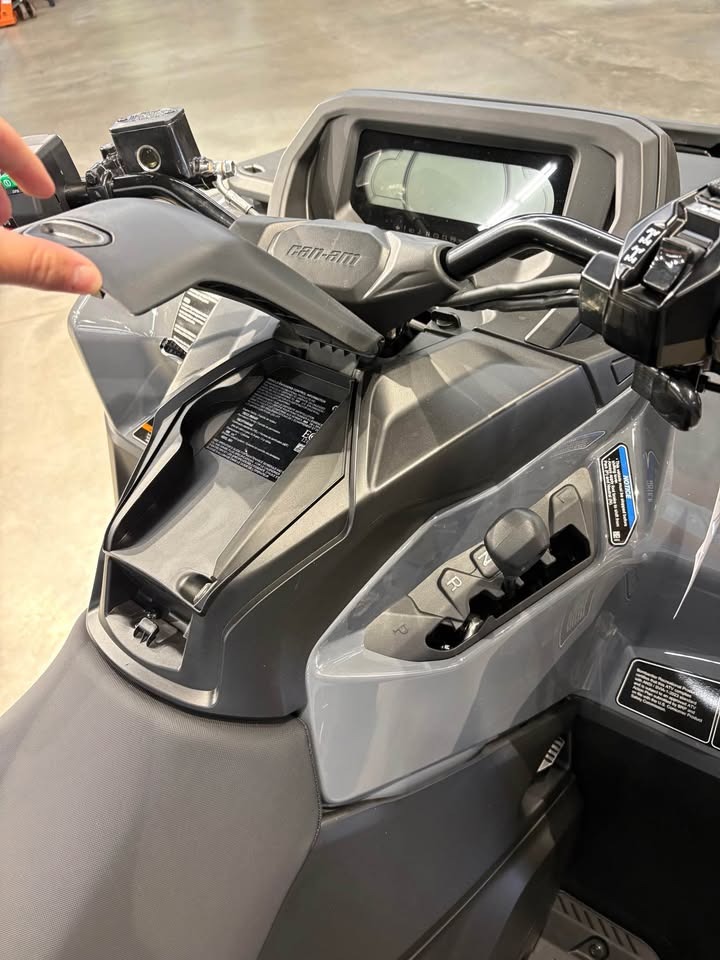 2026 Can-Am™ Outlander DPS 850 11