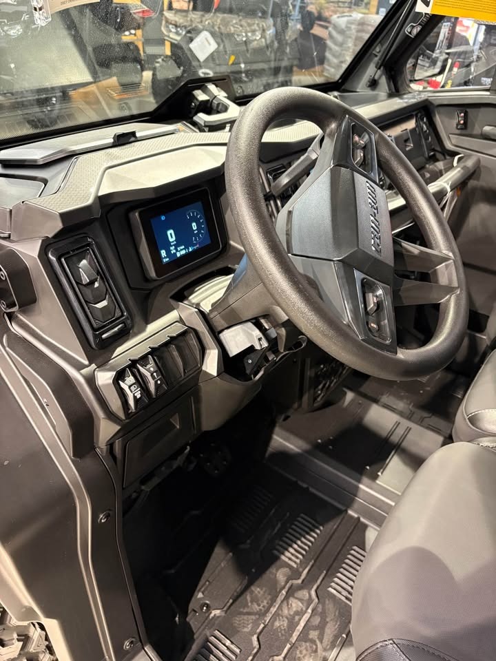 2027 Can-Am™ Defender XU Limited HD11 11