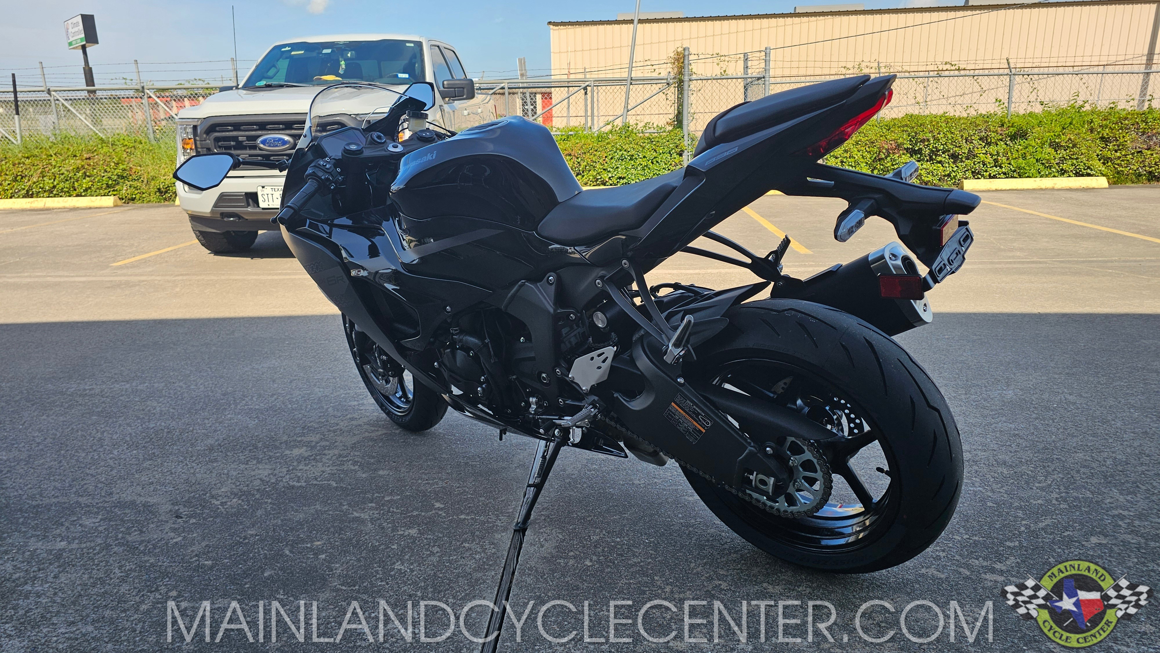 2027 Kawasaki Ninja® ZX-6R 5