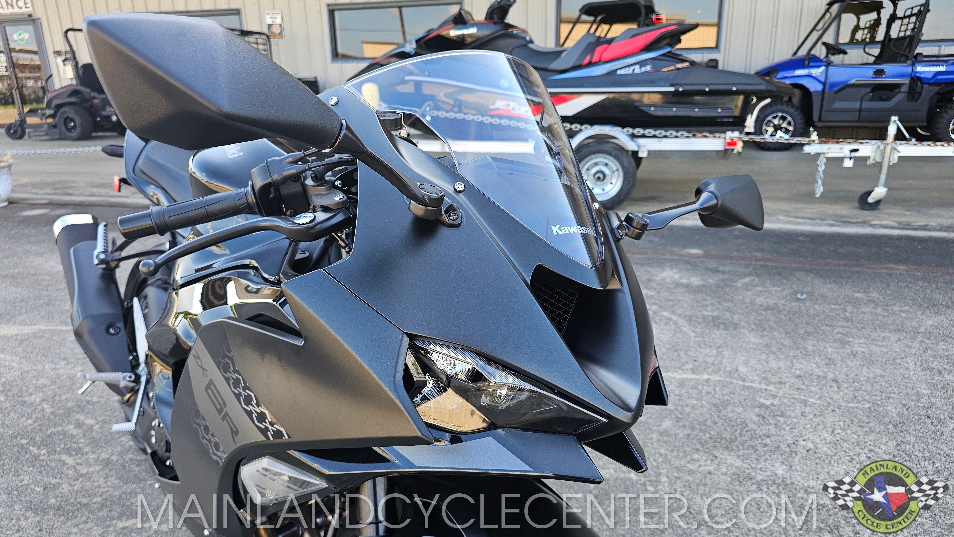 2027 Kawasaki Ninja® ZX-6R 9