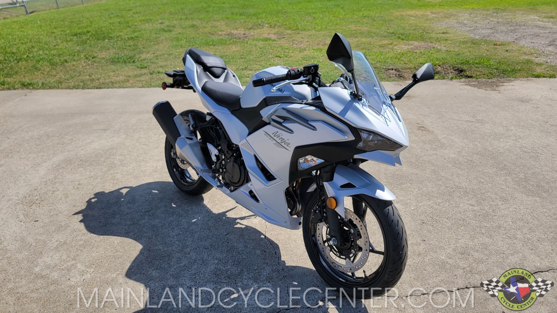 New 2024 Kawasaki Ninja 500 ABS Metallic Matte Whitish Silver