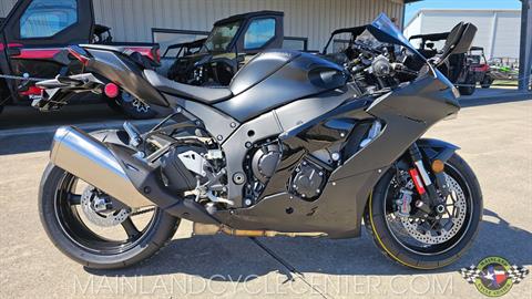 New 2025 Kawasaki Ninja ZX-10R Metallic Flat Spark Black