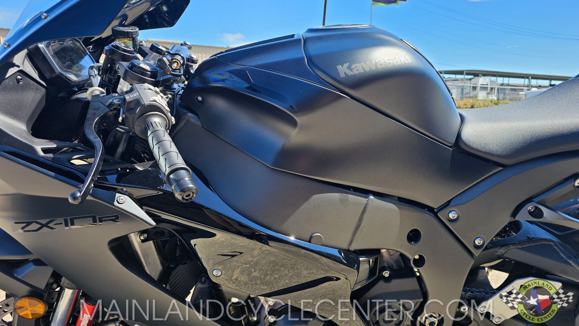 New 2025 Kawasaki Ninja ZX-10R Metallic Flat Spark Black / Ebony