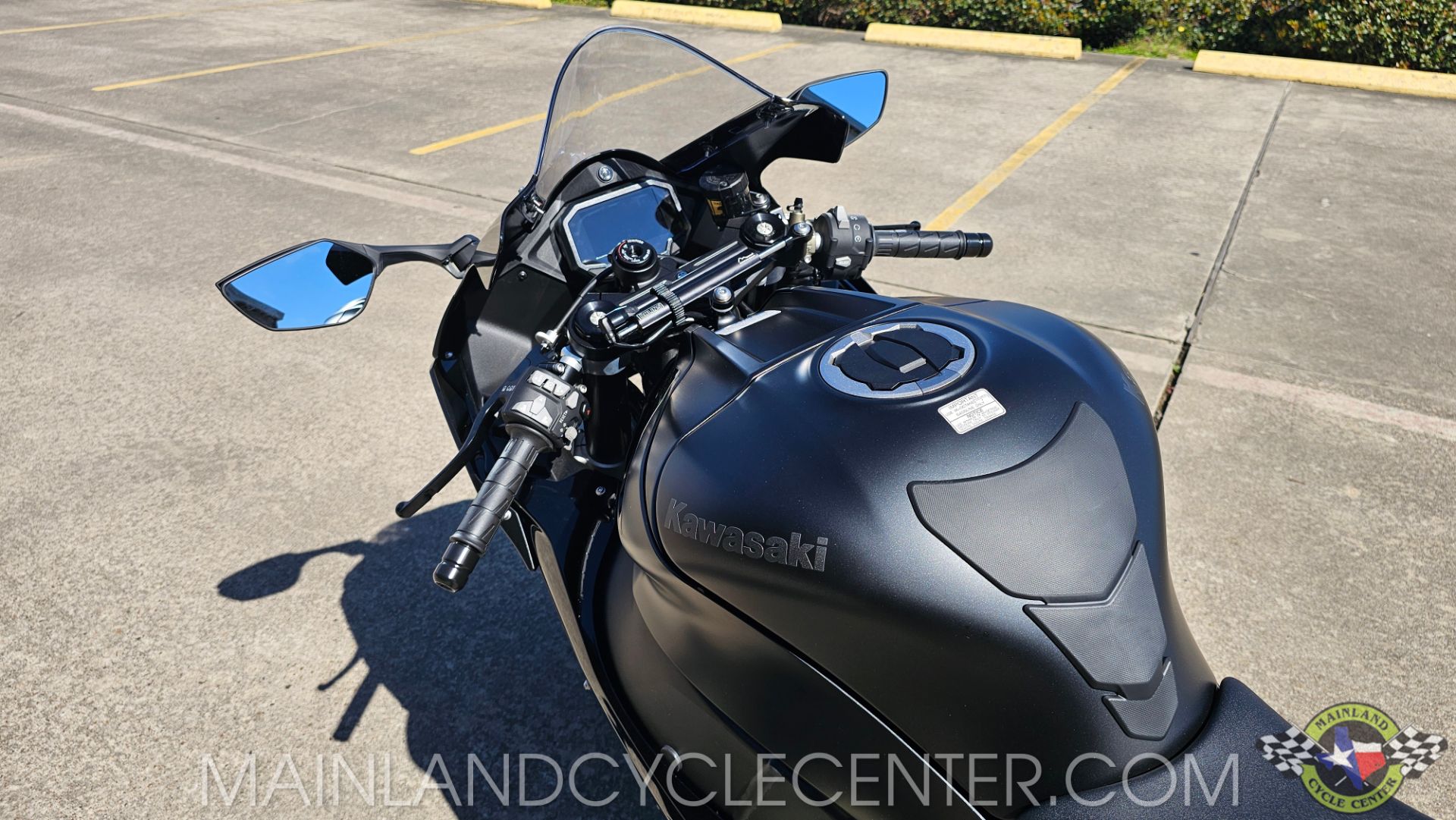 New 2025 Kawasaki Ninja ZX-10R Metallic Flat Spark Black / Ebony