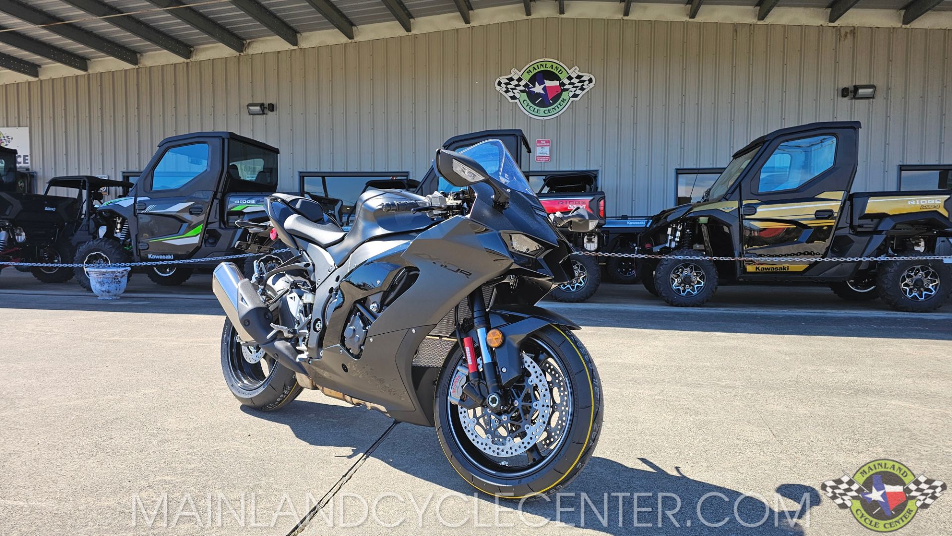 New 2025 Kawasaki Ninja ZX-10R Metallic Flat Spark Black / Ebony