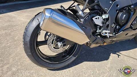 New 2025 Kawasaki Ninja ZX-10R Metallic Flat Spark Black