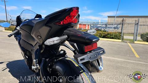 New 2025 Kawasaki Ninja ZX-10R Metallic Flat Spark Black / Ebony