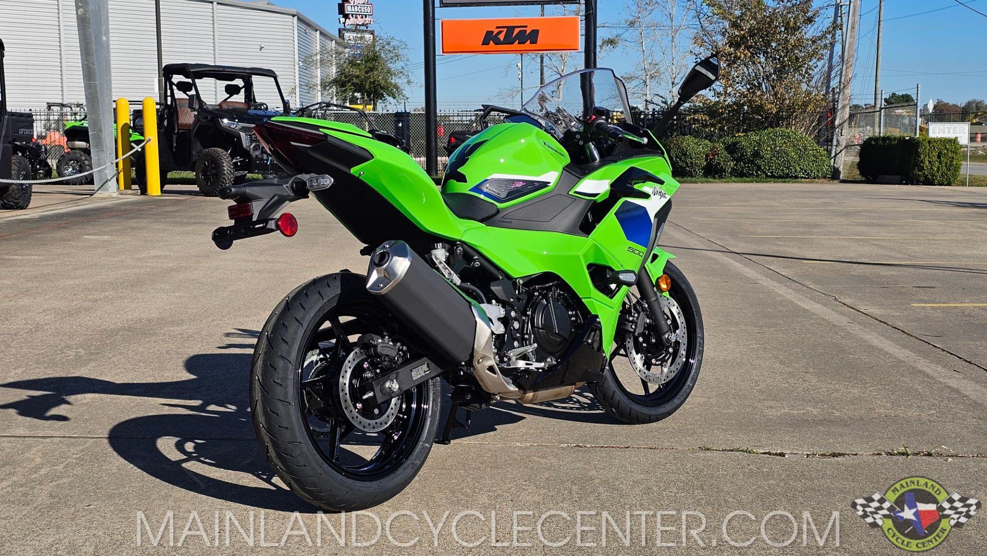 2026 Kawasaki Ninja® 500 SE ABS 3
