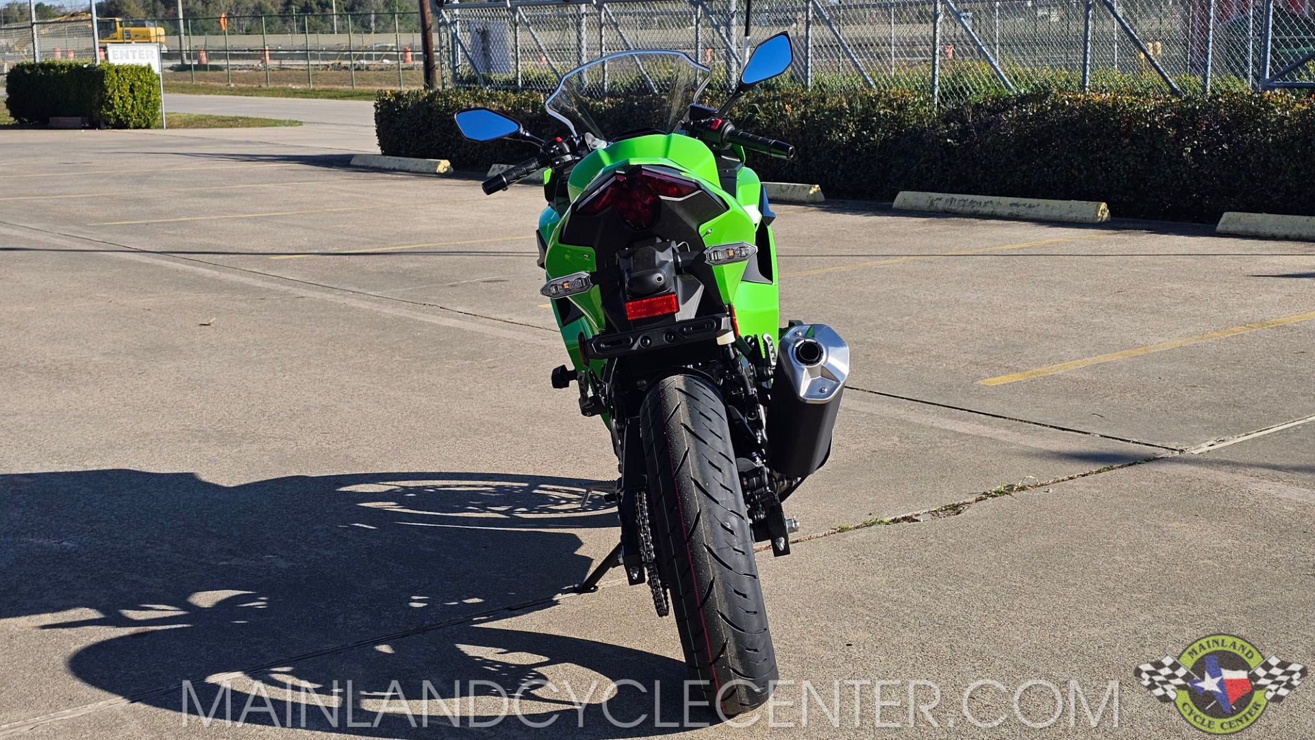 2026 Kawasaki Ninja® 500 SE ABS 4