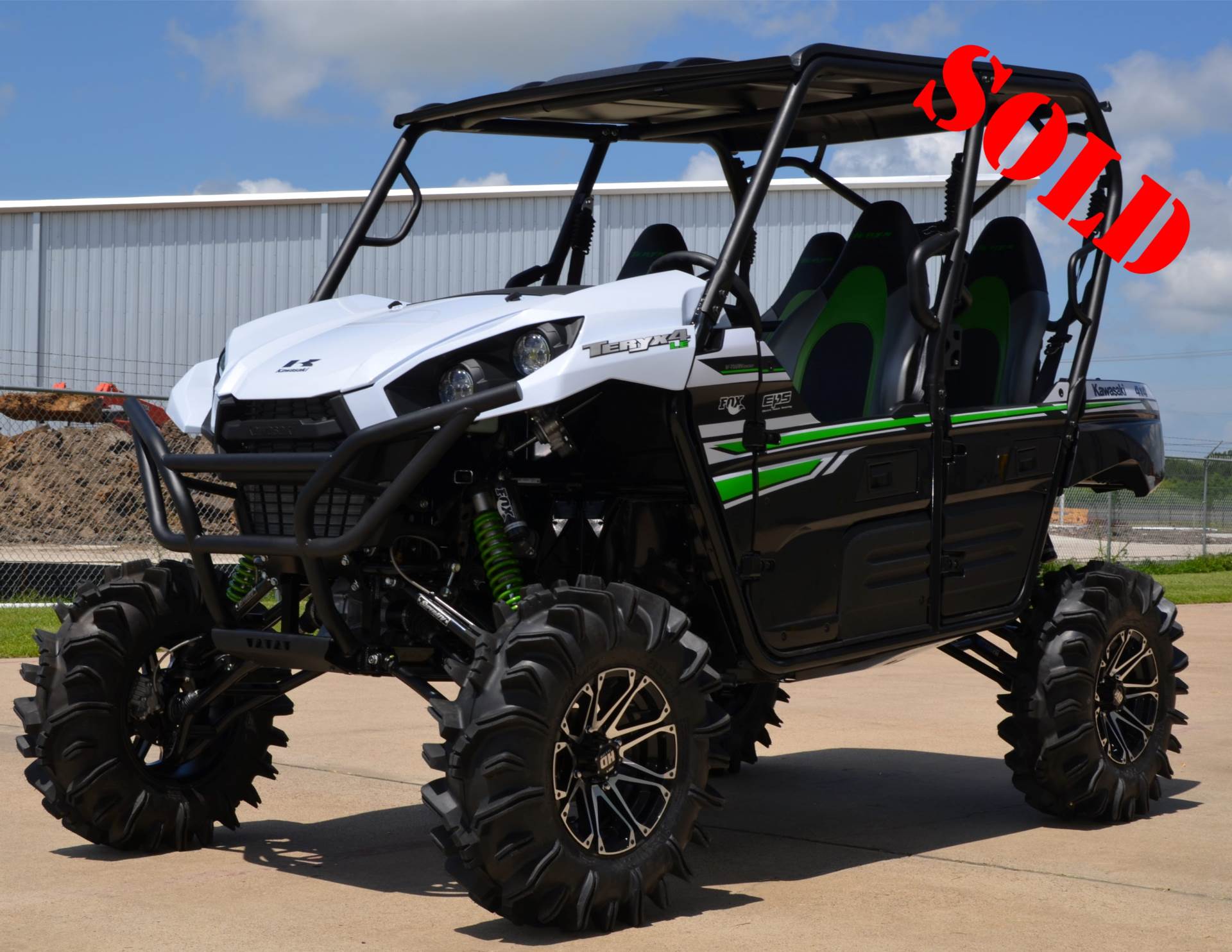 New 2017 Kawasaki Teryx4 LE Metallic Stardust White