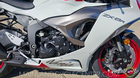 New 2025 Kawasaki Ninja ZX-6R Pearl Robotic White / Metallic