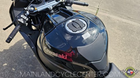 New 2026 Kawasaki Ninja® ZX™-10R ABS Metallic Matte Graphenesteel