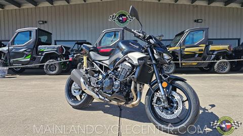 New 2025 Kawasaki Z900 ABS Metallic Spark Black / Metallic Carbon