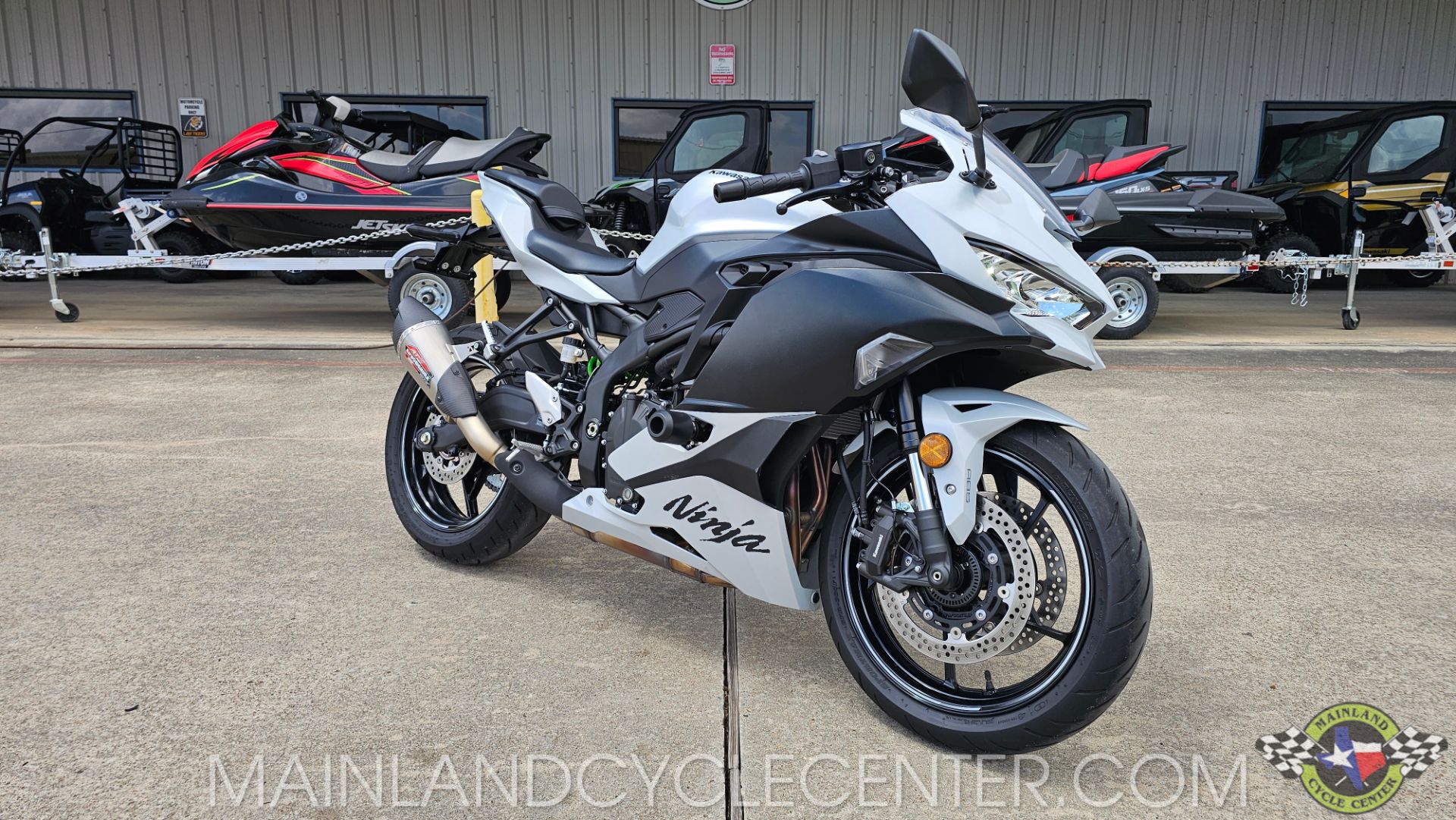 実践2025 Used 2025 Kawasaki Ninja® ZX™-4RR ABS Metallic Matte Whitish