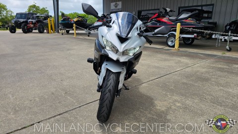 Used 2025 Kawasaki Ninja® ZX™-4RR ABS Metallic Matte Whitish