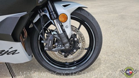 Used 2025 Kawasaki Ninja® ZX™-4RR ABS Metallic Matte Whitish
