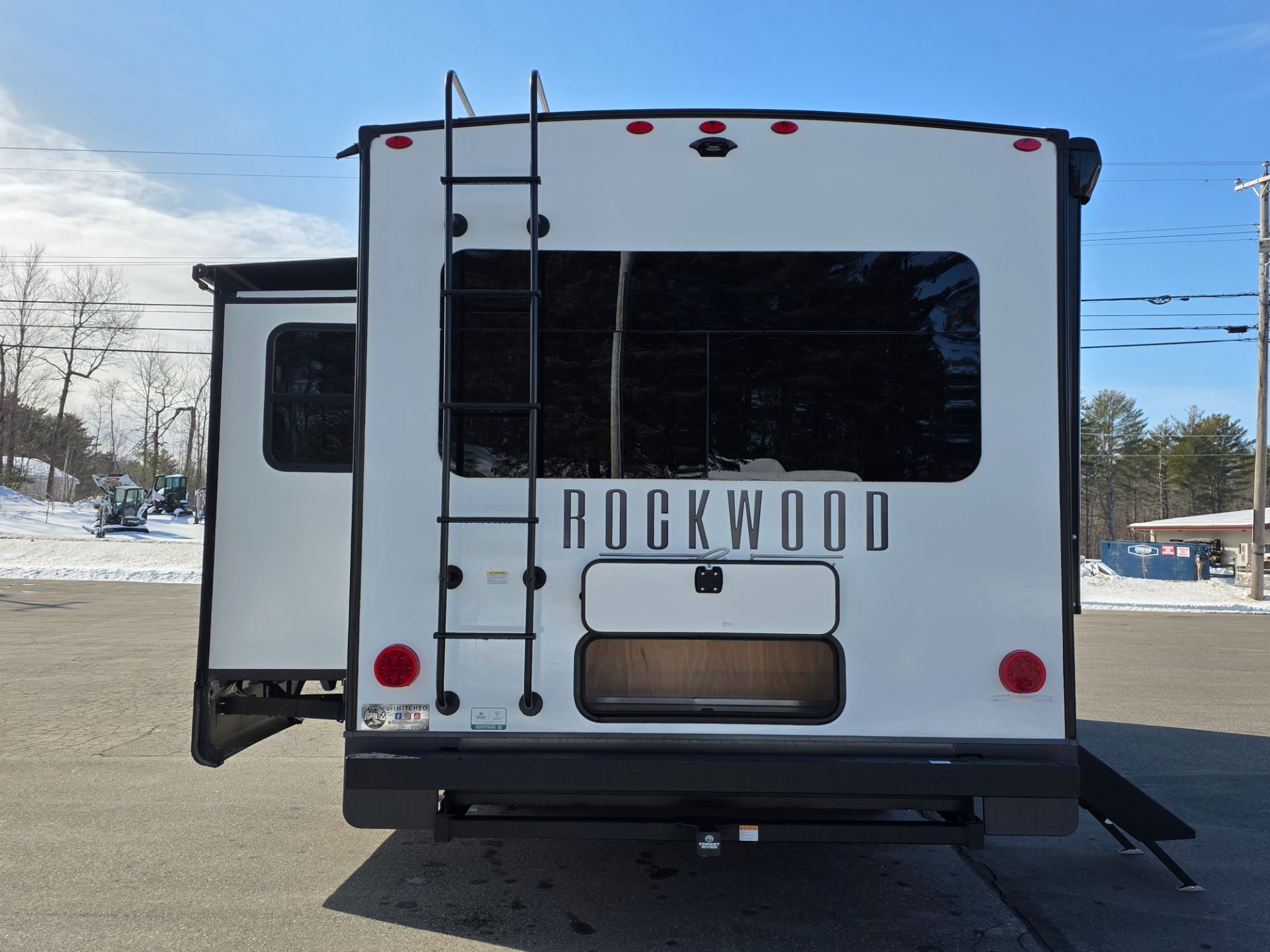 New 2025 Rockwood Ultra Lite 2618RD Travel Trailer | Travel