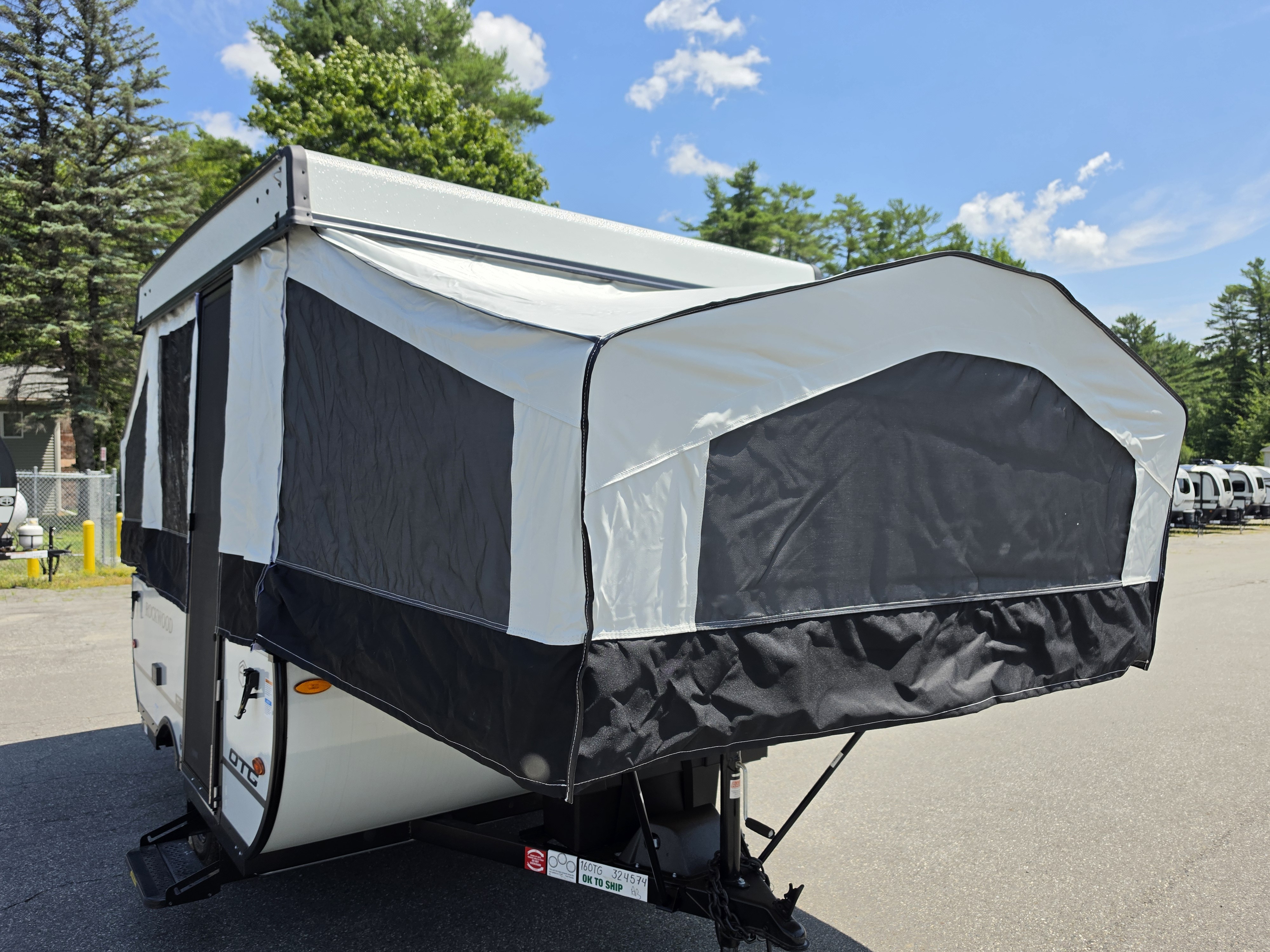 vango 6 personen zelt Purbeck 600XL Familienzelt, großes 6-Personen-Zelt mit 3 Räumen, geschlossenem Vorraum, doppeltem Wohnbereich, Klimafenstern – Vivid Grey Sport & Freizeit Größe:9 Liter park4night - (49545) Camping nicht waschbar