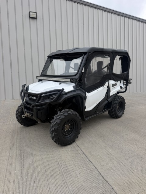 2016 Honda Pioneer 1000-5 Deluxe — photo 1 of 11