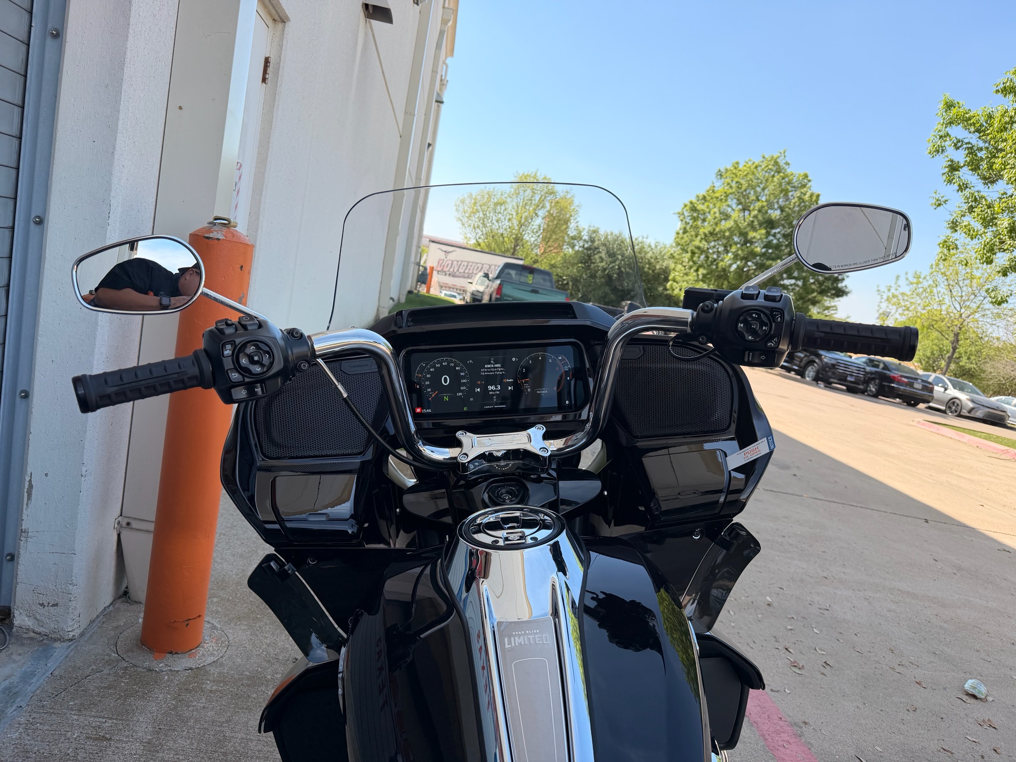 2026 Harley-Davidson Road Glide® Limited 8