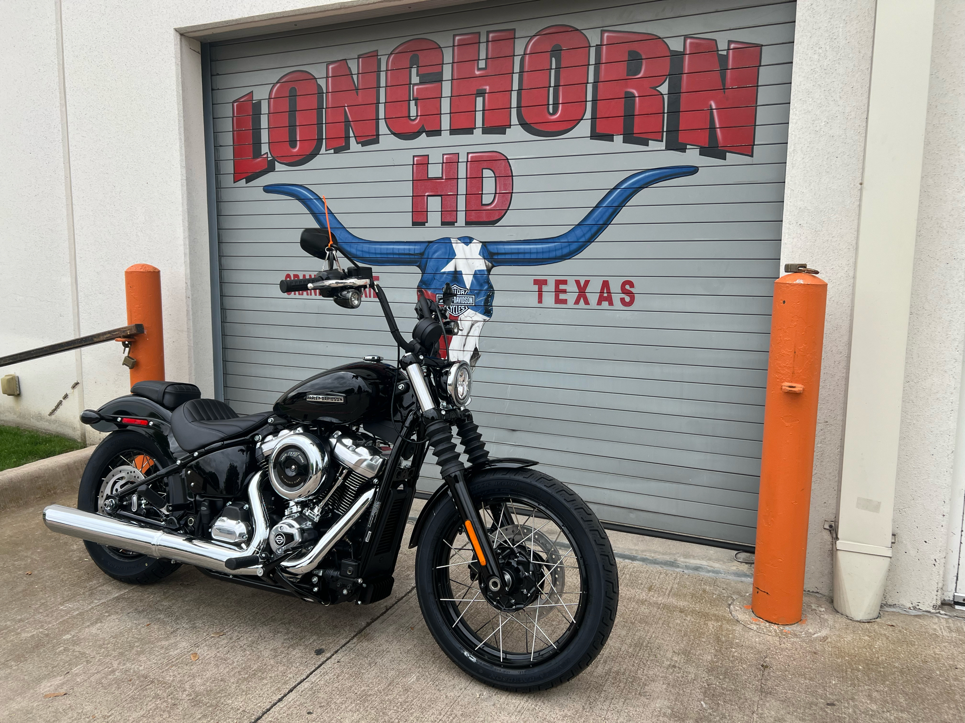 激レア!!★Blackstract - BKNY / Streets★RARE New 2025 Harley-Davidson Street Bob® Vivid Black with Laced