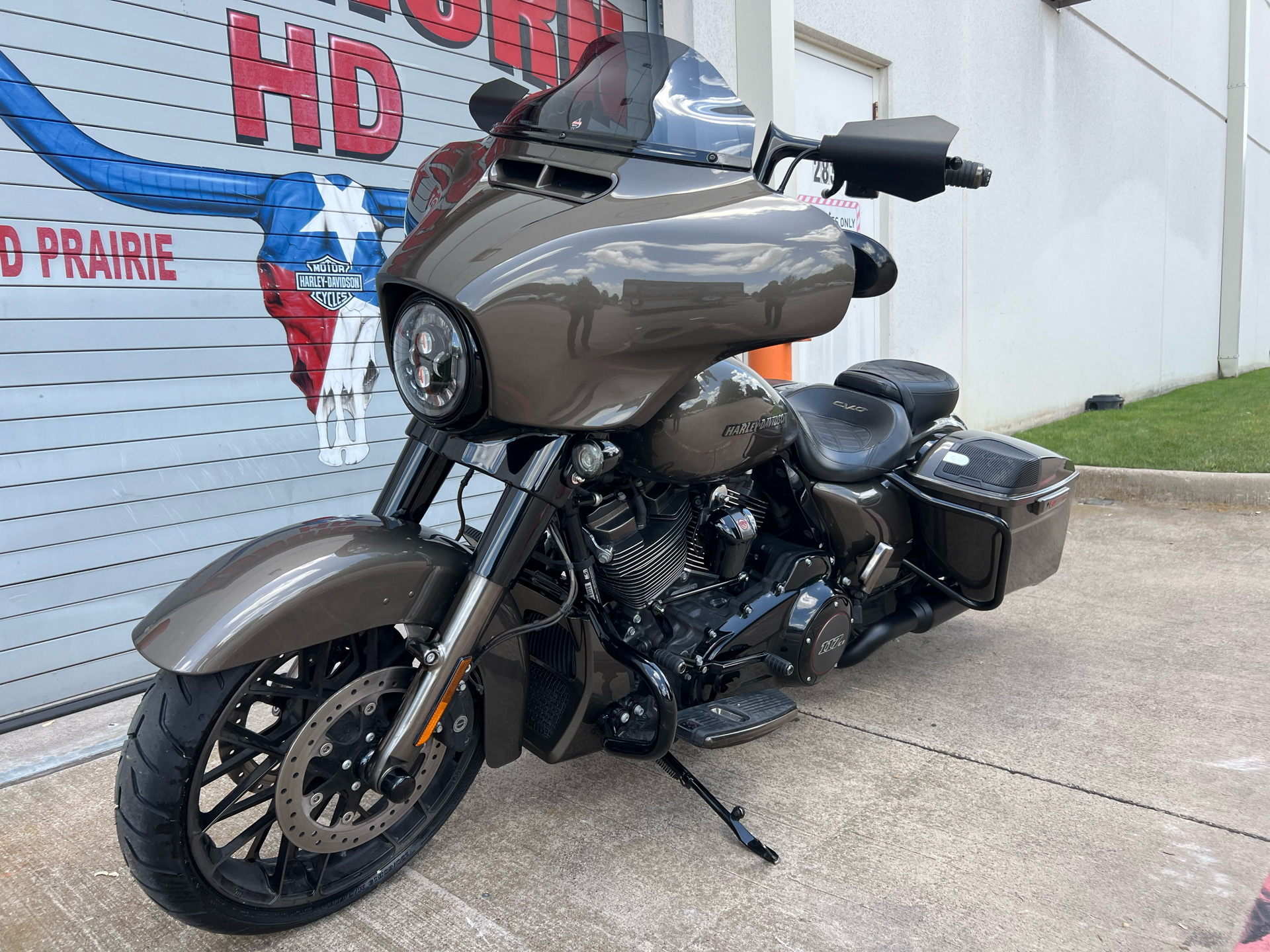 Certified Pre-Owned 2021 Harley-Davidson CVO™ Street Glide® Bronze