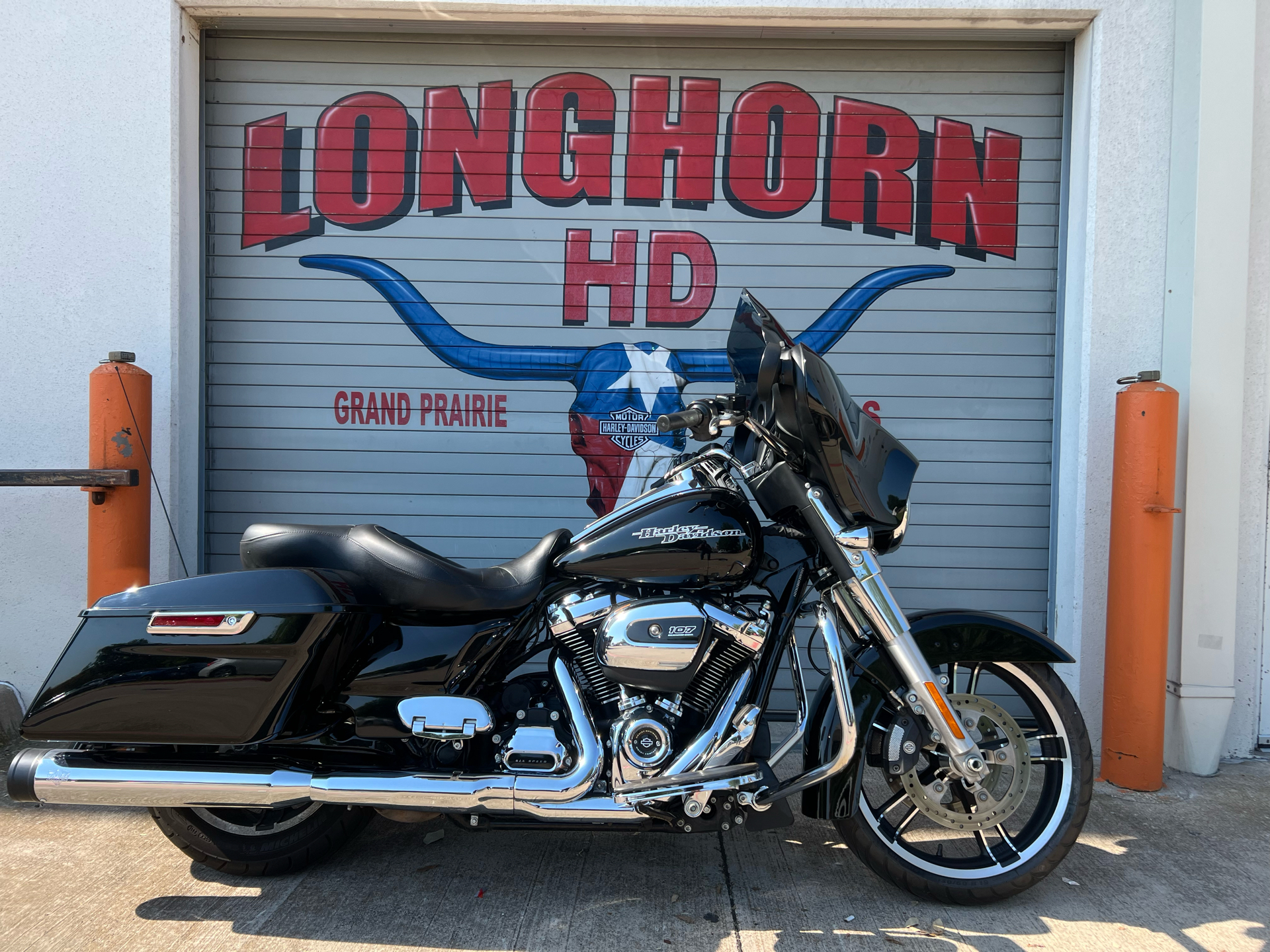 Certified Pre-Owned 2017 Harley-Davidson Street Glide® Vivid Black