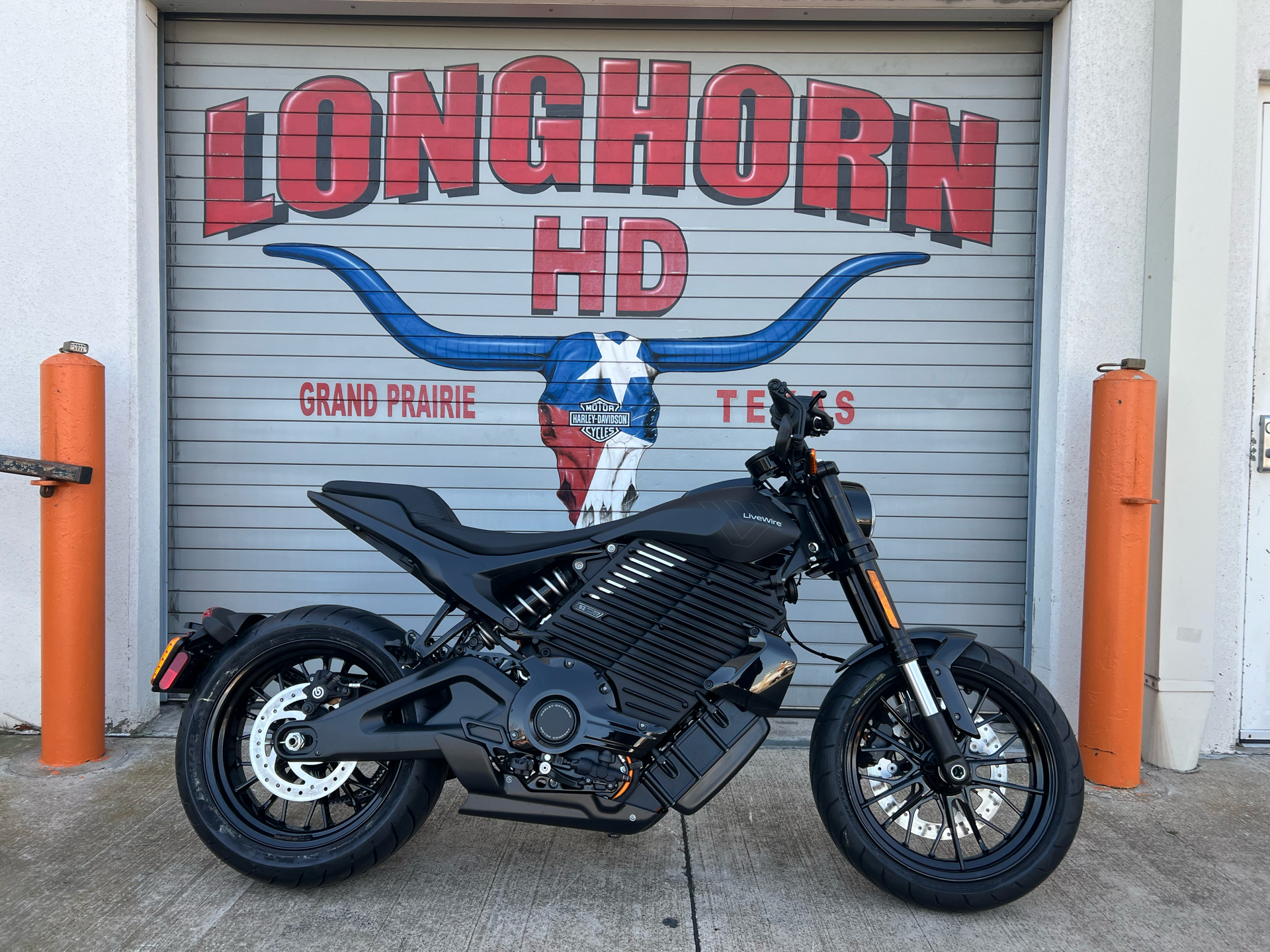 New 2025 LiveWire S2 Alpinista™ Asphalt Black | Motorcycles