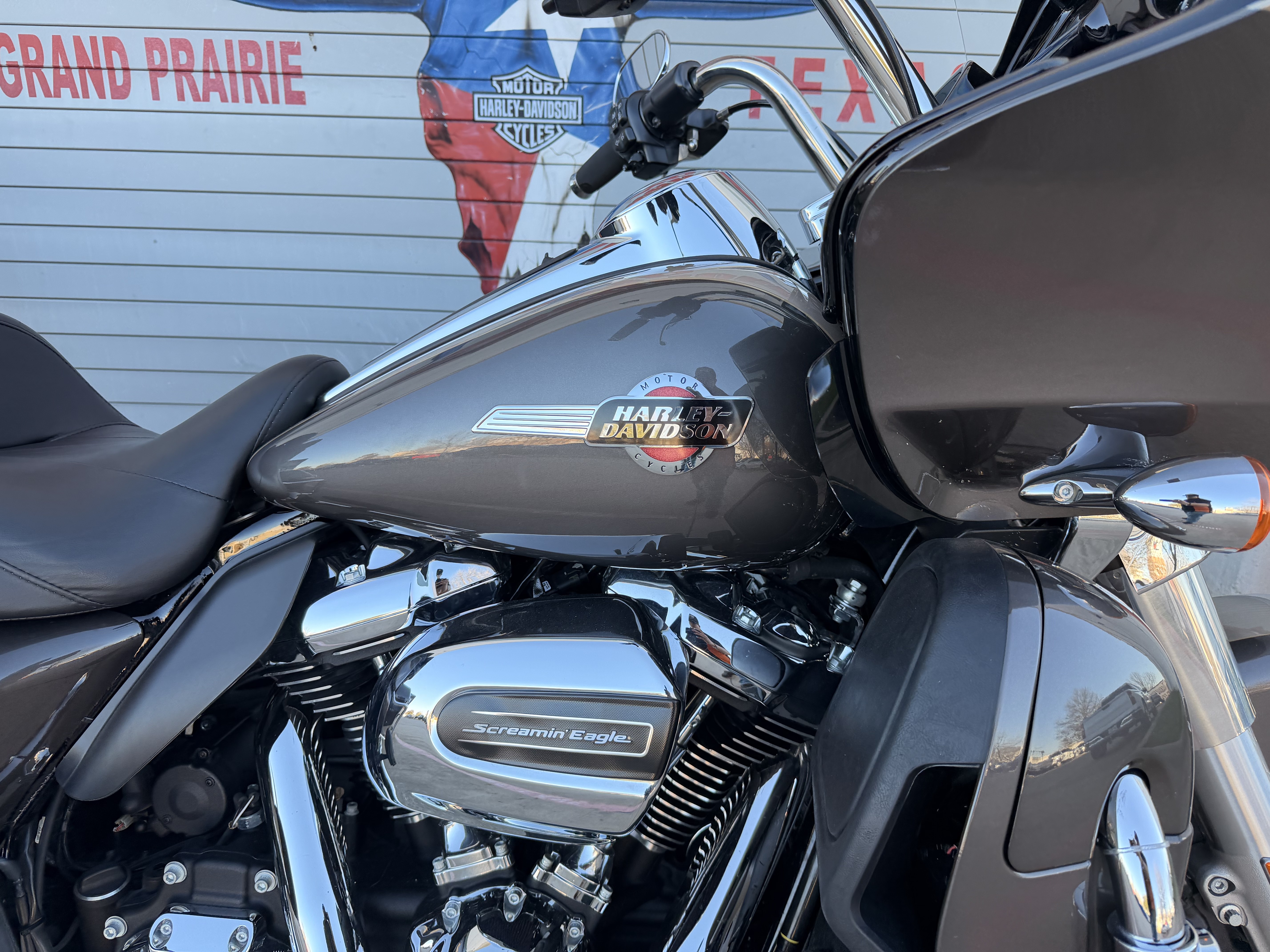 Certified Pre-Owned 2023 Harley-Davidson Road Glide® Limited Gray