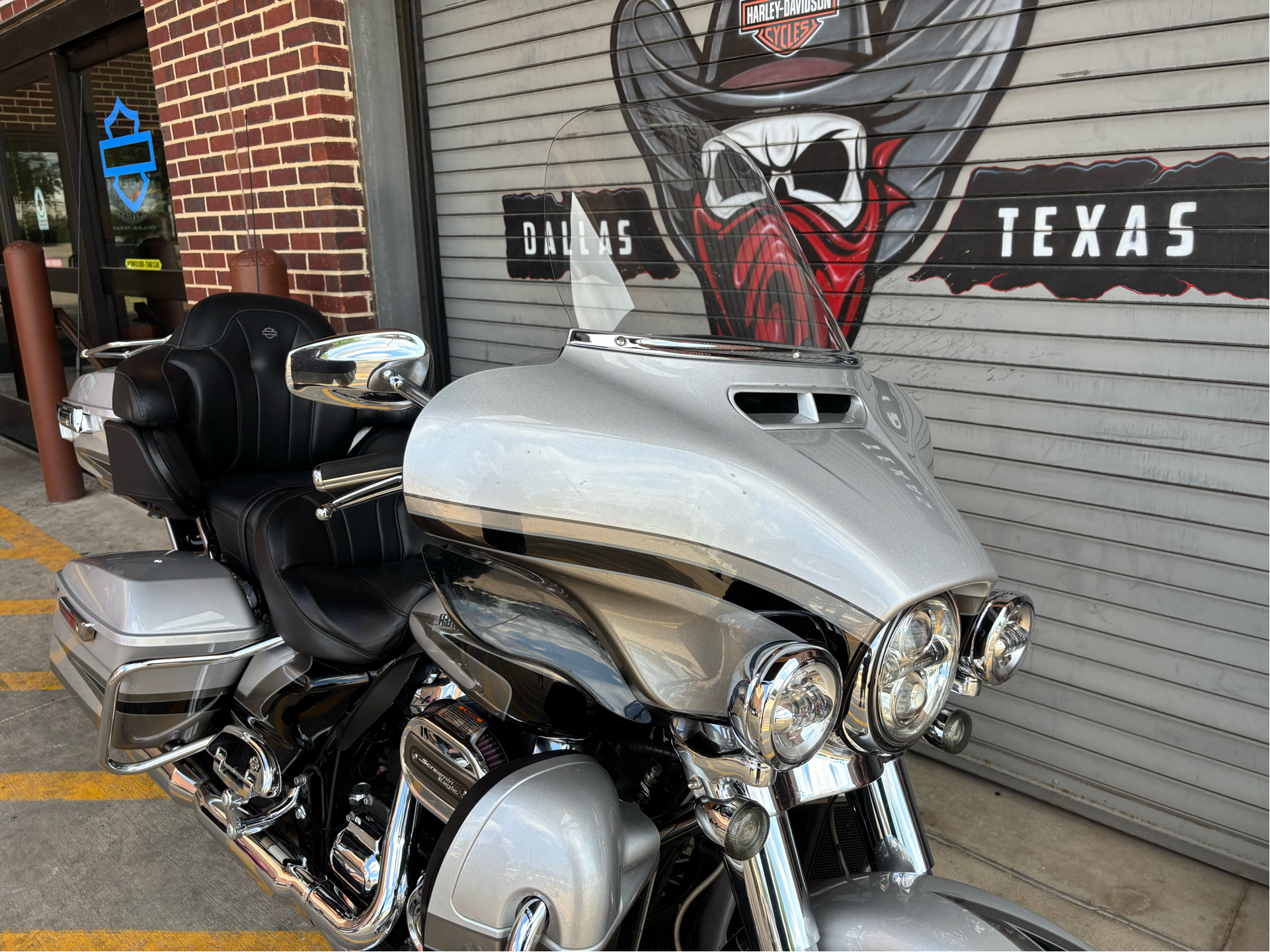 Used 2017 Harley-Davidson CVO™ Limited Stardust Silver / Palladium