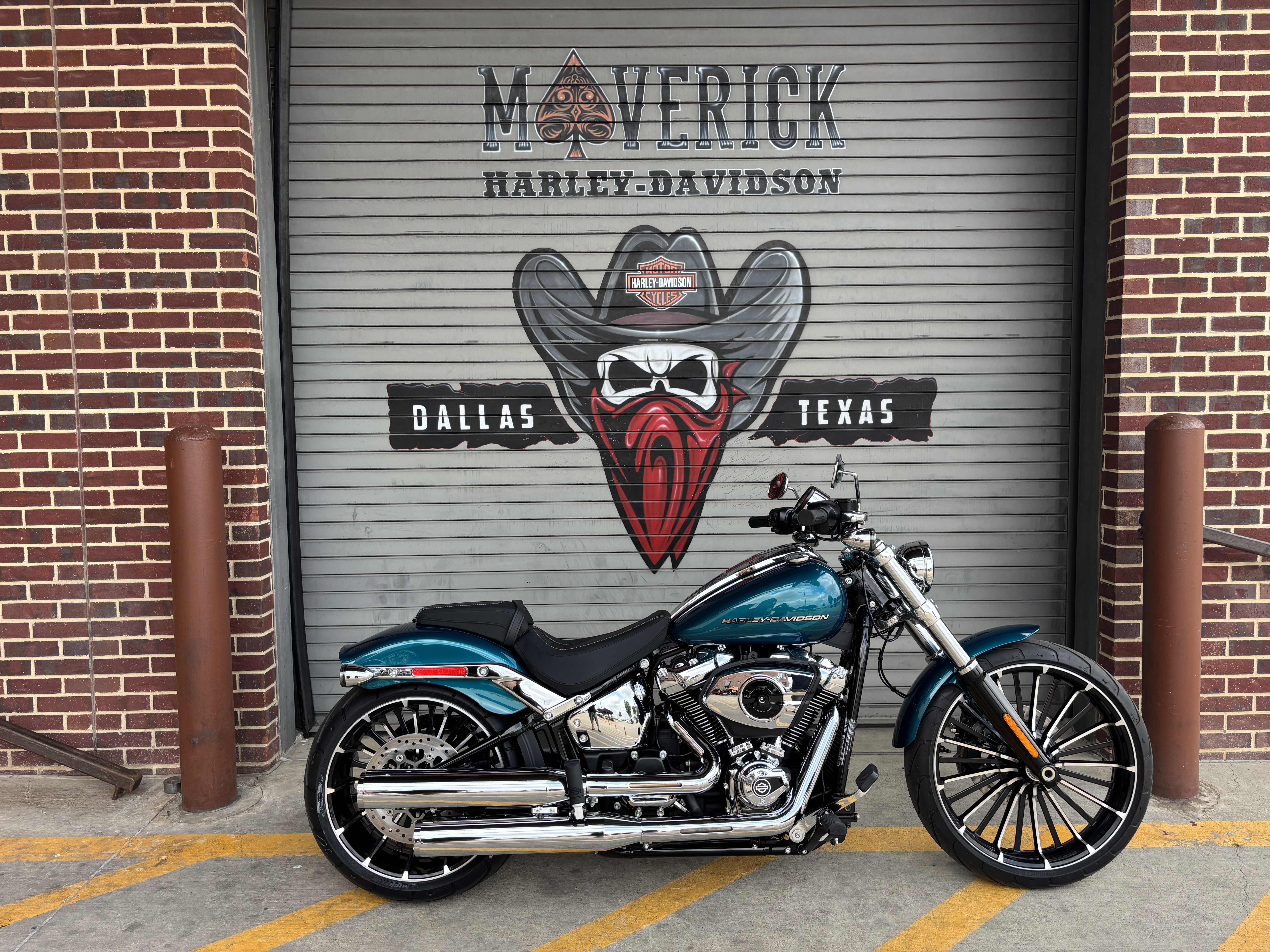 n*4様 Harley-Davidson USA製　サンダー　ブルーフレイム　ロ New 2026 Harley-Davidson Breakout® Teal Thunder | Motorcycles in