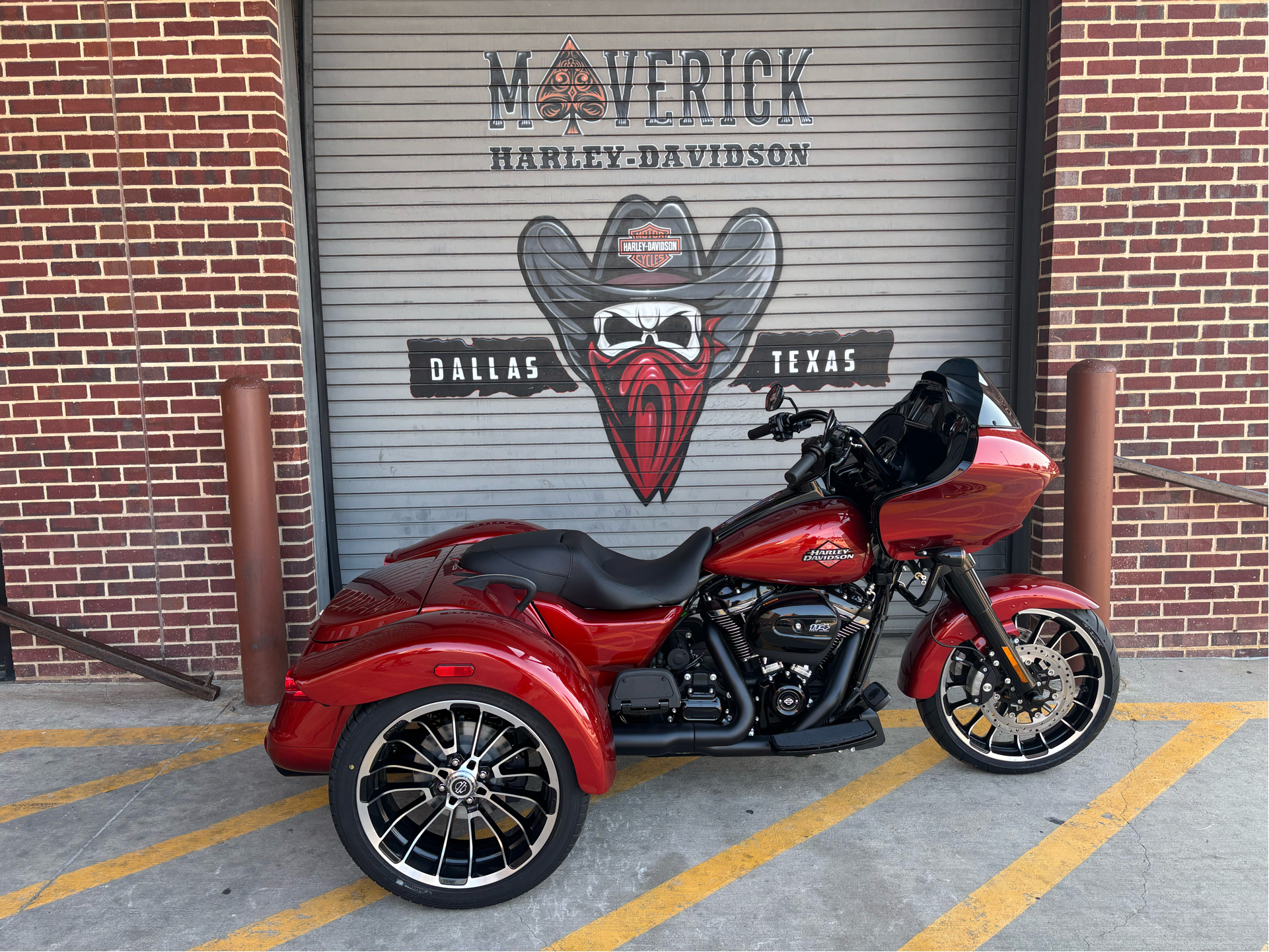 New 2025 Harley-Davidson Road Glide® 3 Whiskey Firestorm (Black