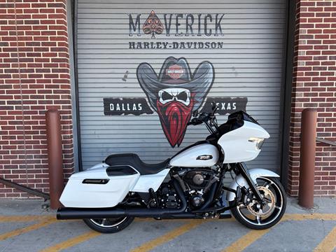 Used 2025 Harley-Davidson Road Glide® White Onyx Pearl (Black