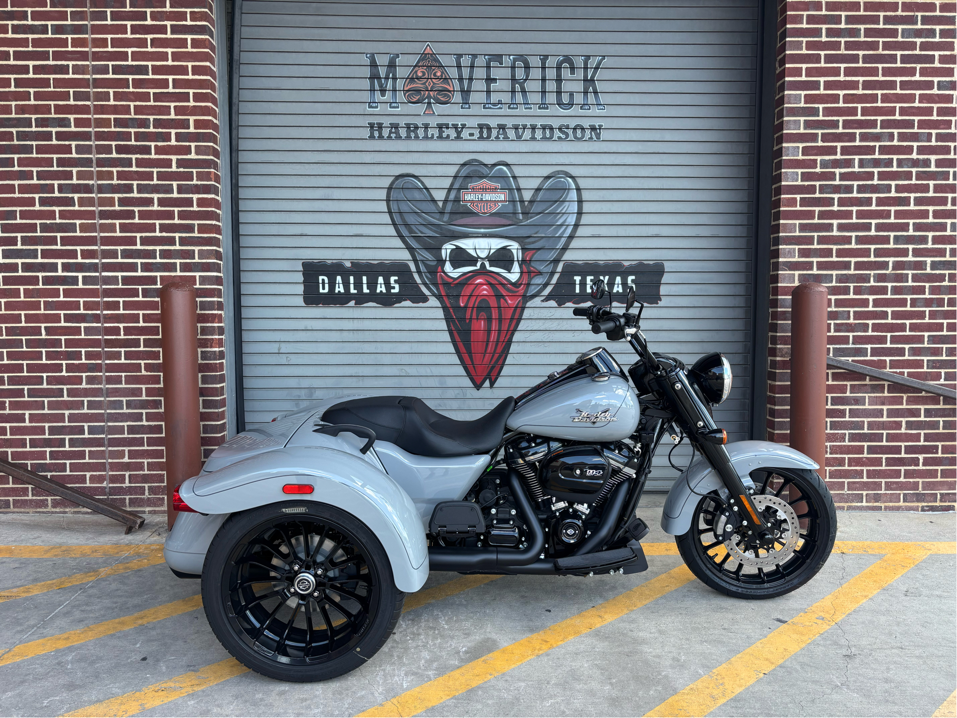 New 2024 Harley-Davidson Freewheeler® Billiard Gray | Motorcycles