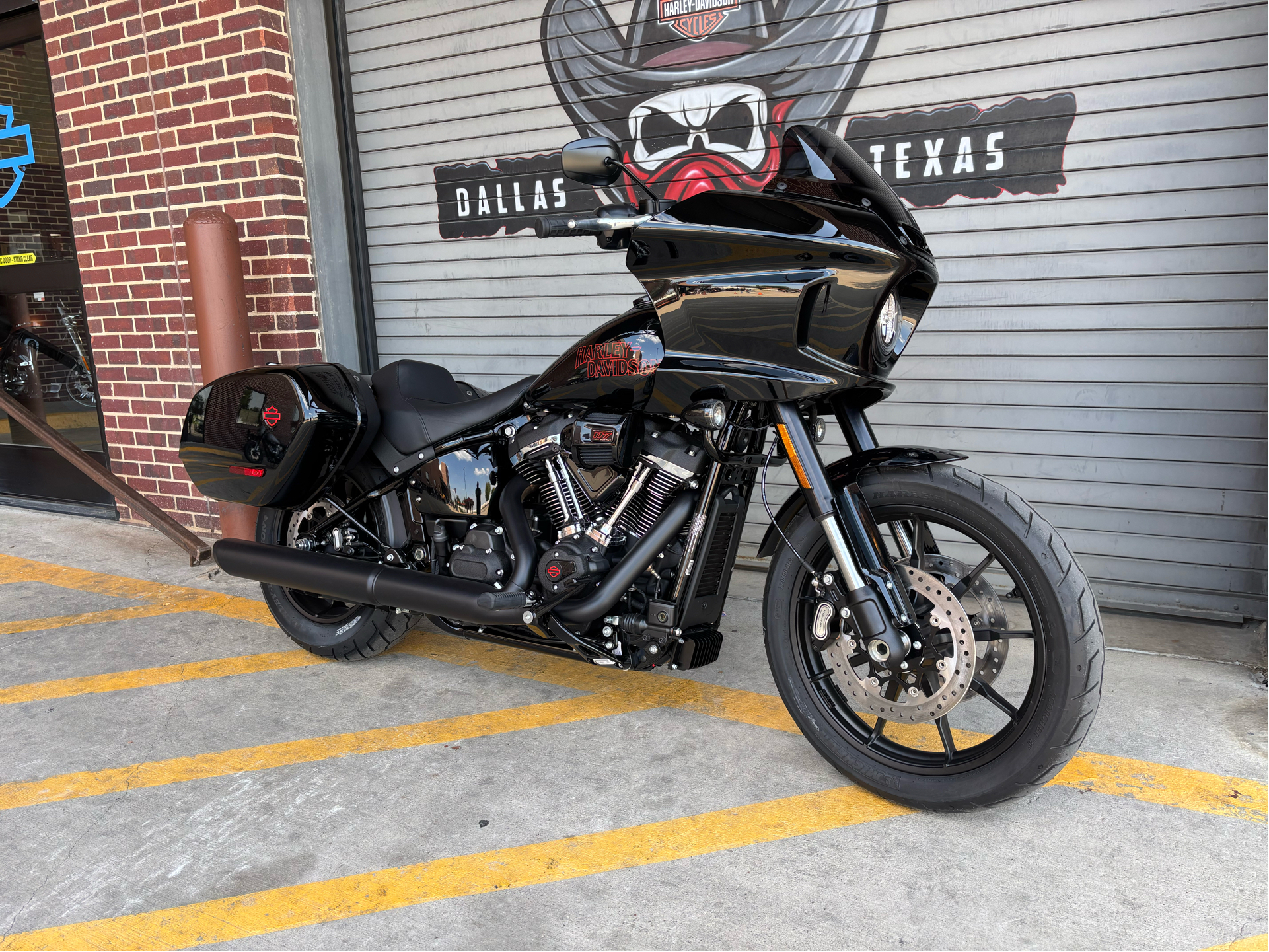 New 2025 Harley-Davidson Low Rider® ST Vivid Black (Black Finish