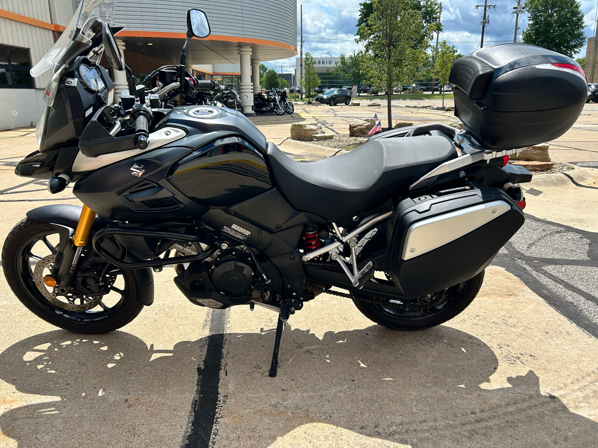 2014 Suzuki V-Strom 1000 ABS Adventure in Mentor, Ohio - Photo 2